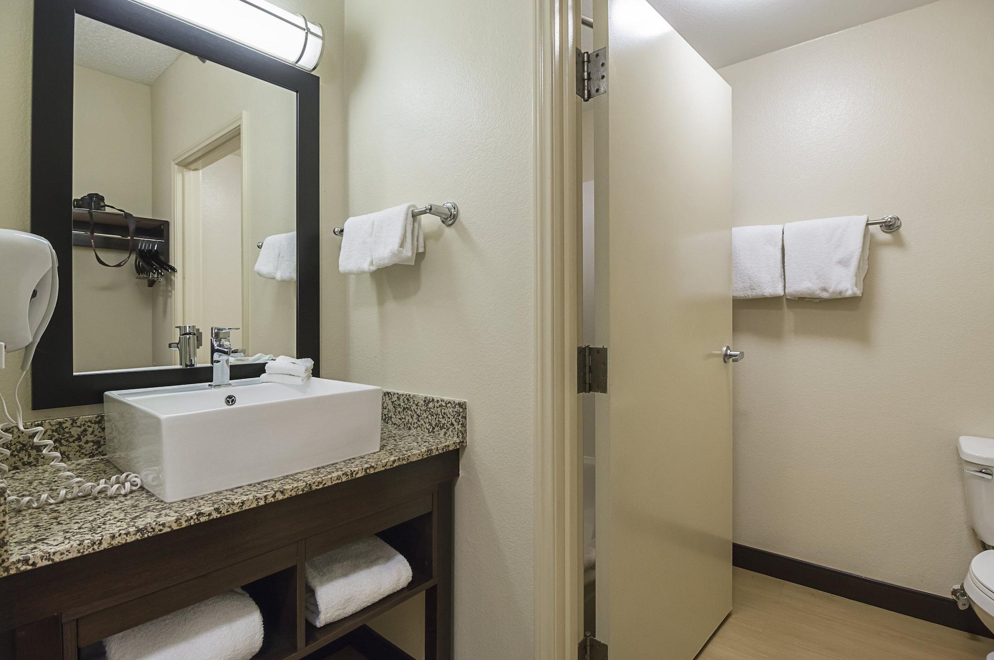 Red Roof Inn Plus + Phoenix West Bagian luar foto