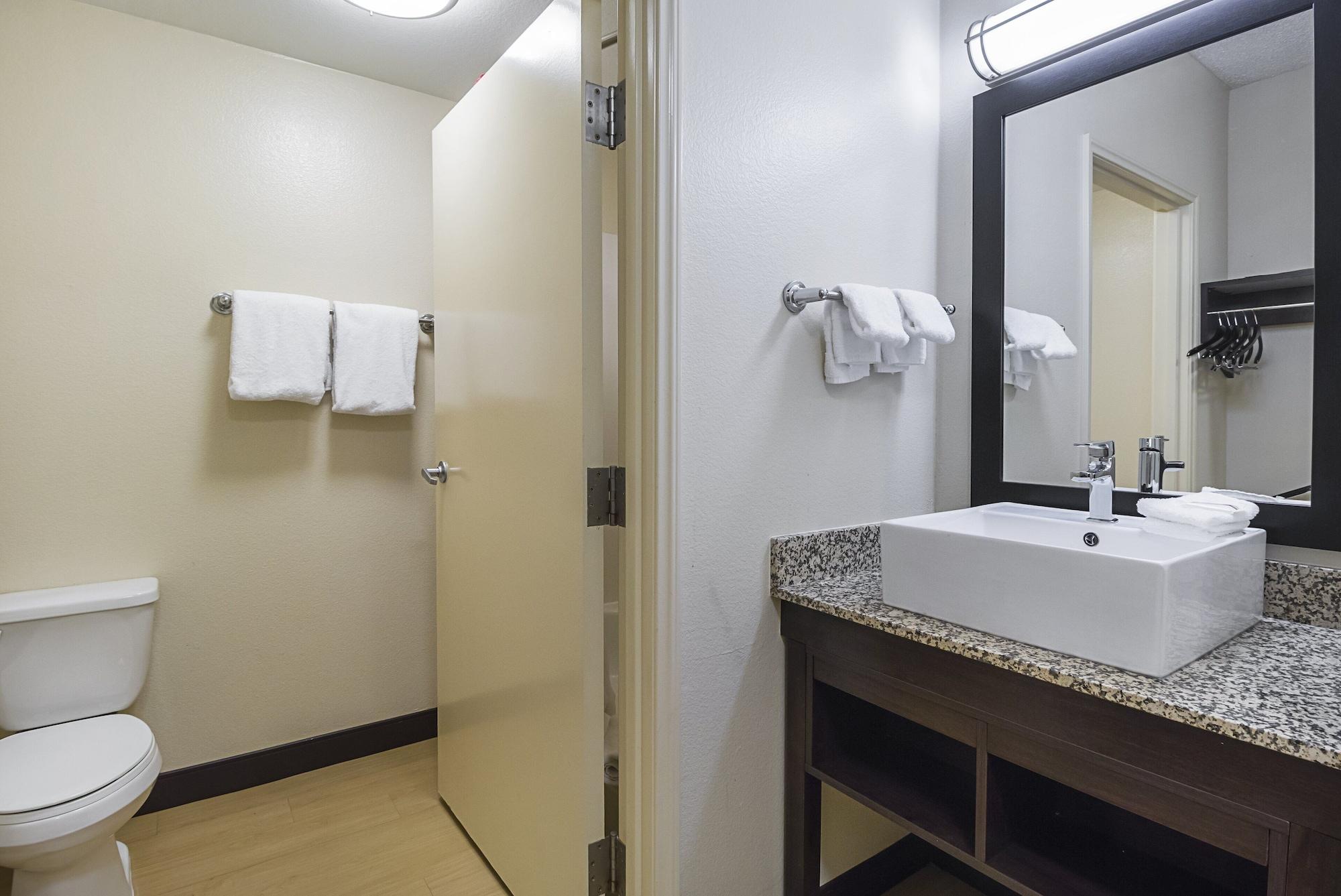 Red Roof Inn Plus + Phoenix West Bagian luar foto